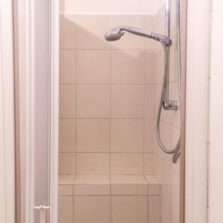 Residence Le Cure - Apartment with Shared Bathroom with Terrace - 10