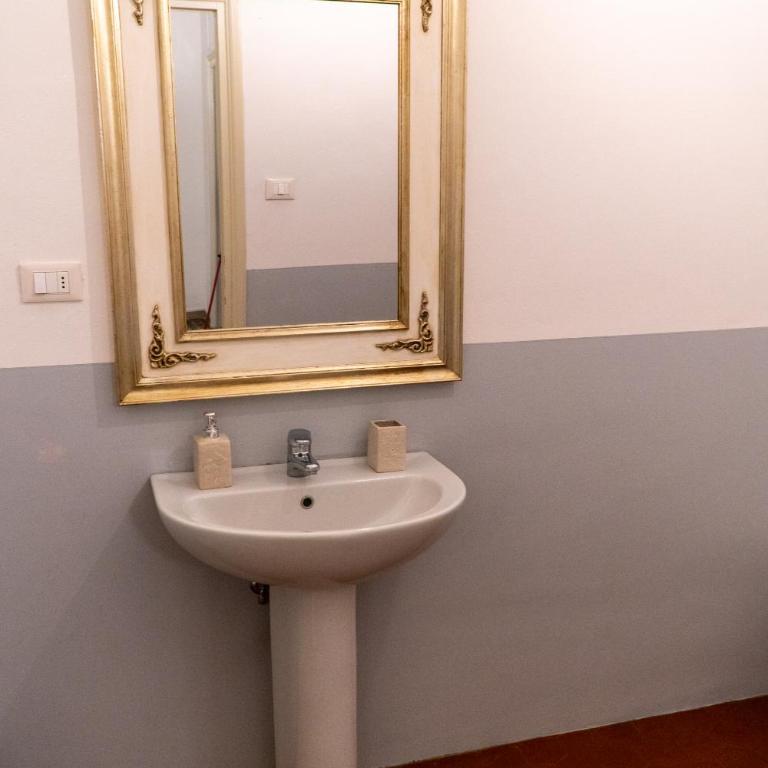 Residence Le Cure - Double Room with Shared Bathroom - 1
