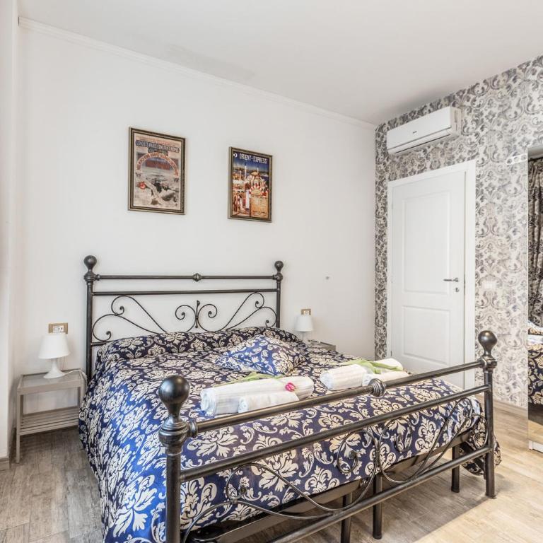 Central City Rooms - Camera Tripla con Bagno Privato Esterno - 2