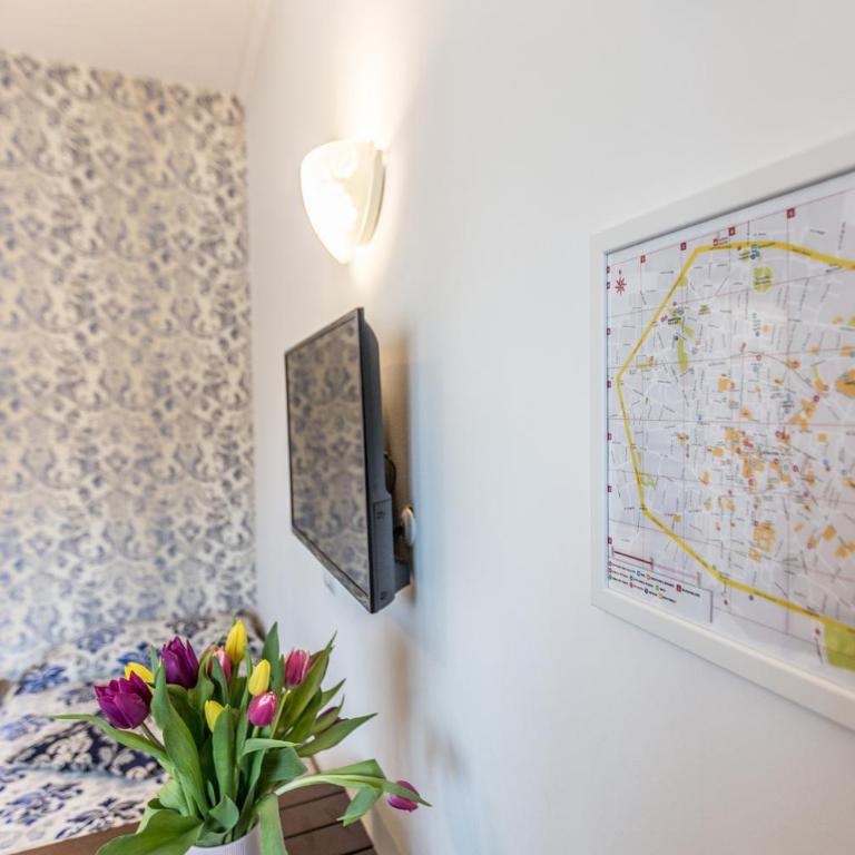 Central City Rooms - Camera Tripla con Bagno Privato Esterno - 9