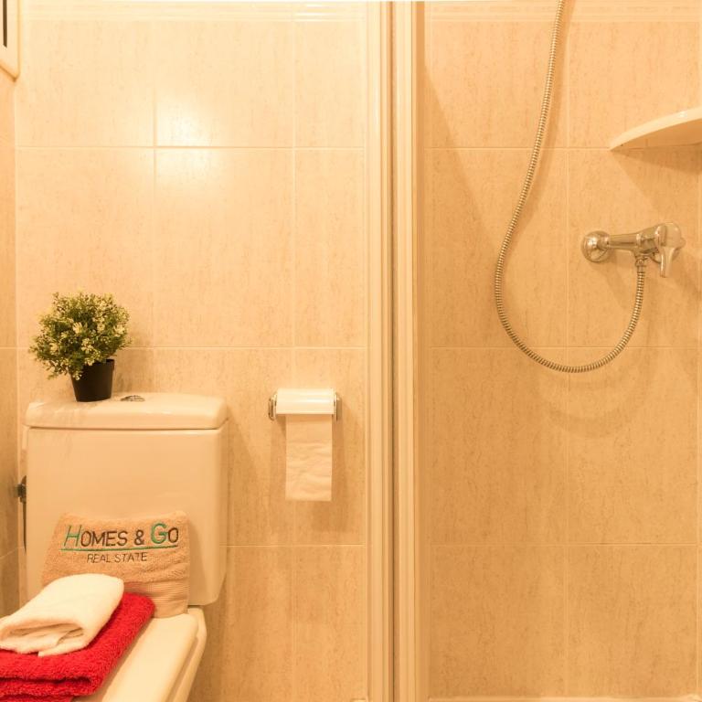 Homes & Go Bell Reco Deluxe I - Three-Bedroom Apartment - 21