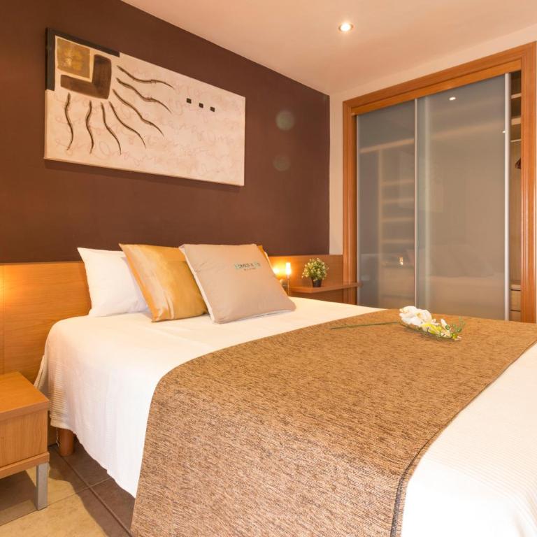 Homes & Go Bell Reco Deluxe I - Three-Bedroom Apartment - 7