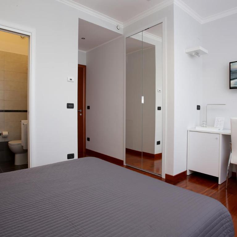 J24 B&B - Camera Matrimoniale Superior con Bagno Privato - 10