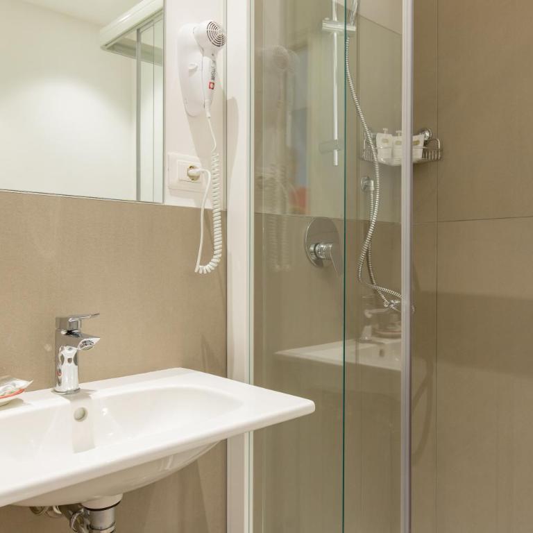 B&B Open Doors Verona - Camera Matrimoniale con Bagno Privato - 3