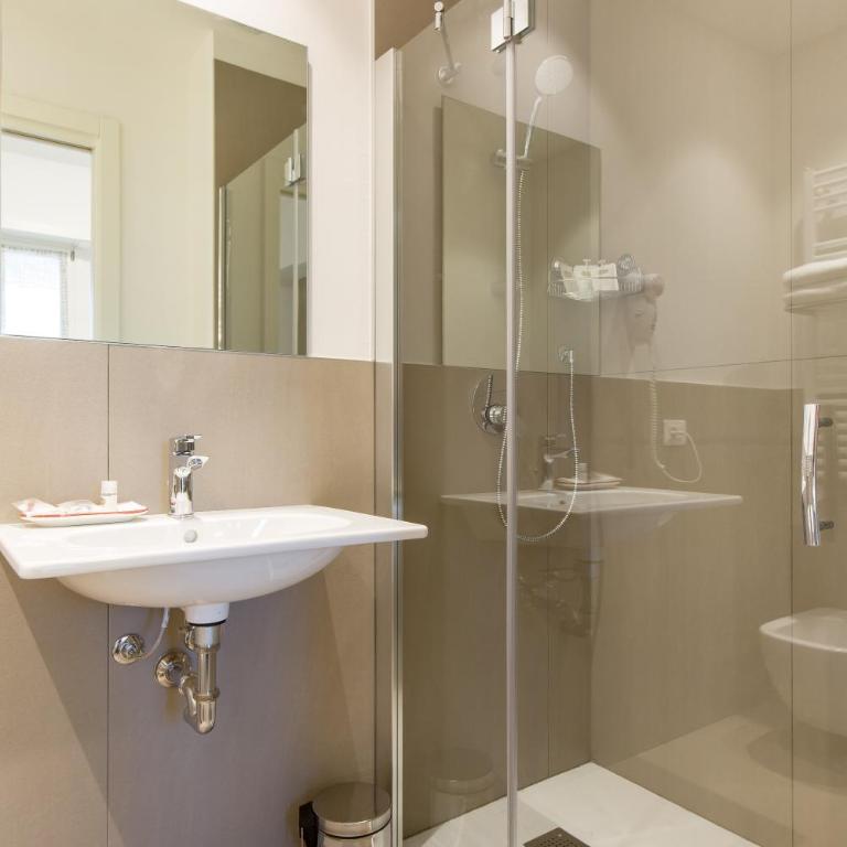 B&B Open Doors Verona - Camera Matrimoniale con Bagno Privato - 20