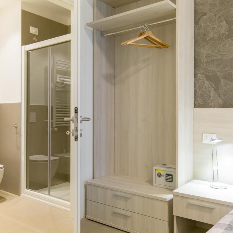 B&B Open Doors Verona - Camera Matrimoniale con Bagno Privato - 23