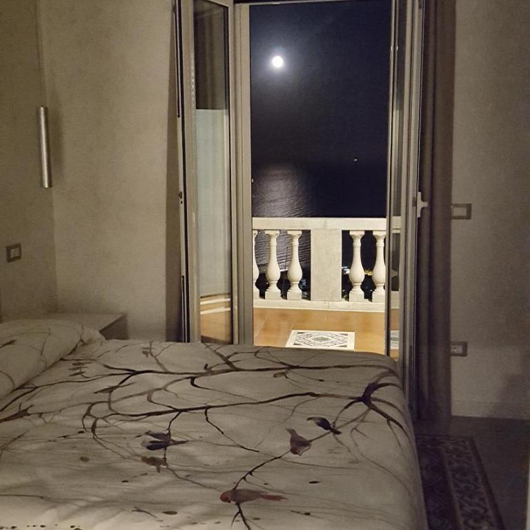 B&B Villa Belvedere - Camera Matrimoniale Deluxe con Balcone e Vista Mare - 9