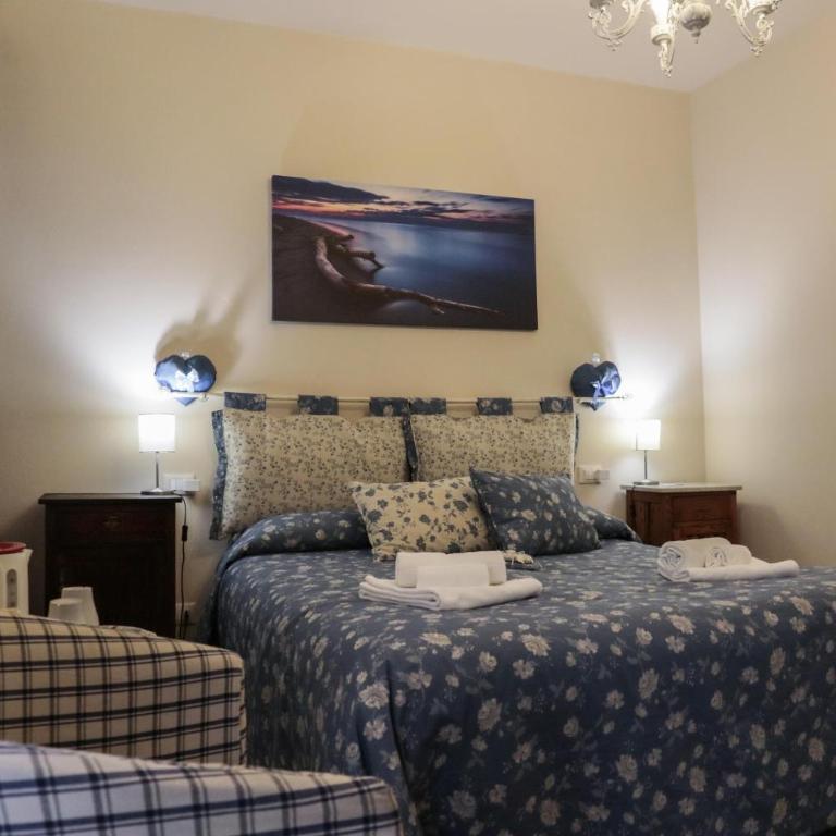 Le Finestre sul Borgo Rooms - Camera Matrimoniale con Balcone - 9