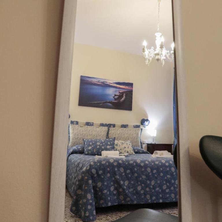 Le Finestre sul Borgo Rooms - Camera Matrimoniale con Balcone - 11