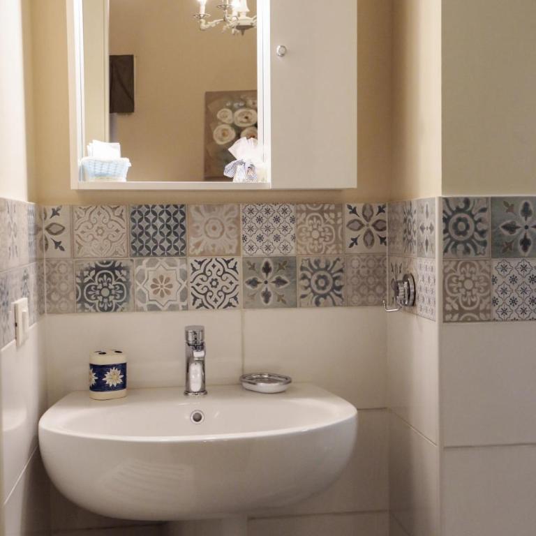Le Finestre sul Borgo Rooms - Camera Tripla con Bagno Privato - 1