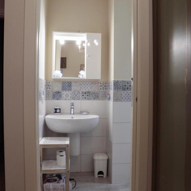 Le Finestre sul Borgo Rooms - Camera Tripla con Bagno Privato - 2