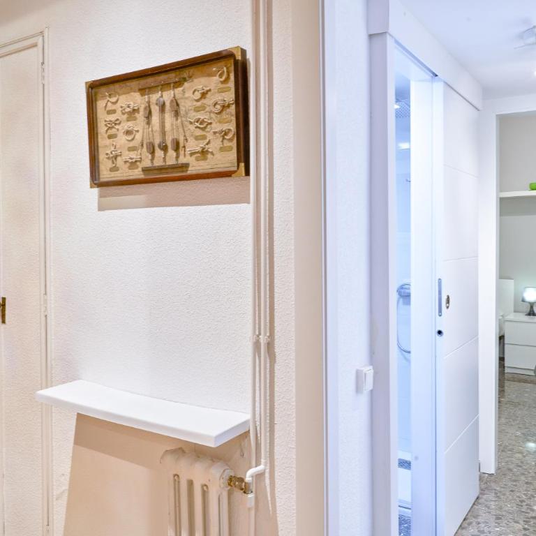Family-Friendly Home in Central Barcelona 4BDR - Apartment - 8