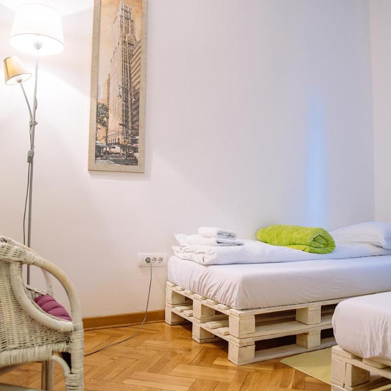 Hostel Beogradjanka - Dvokrevetna Soba sa Zasebnim Krevetima - 4