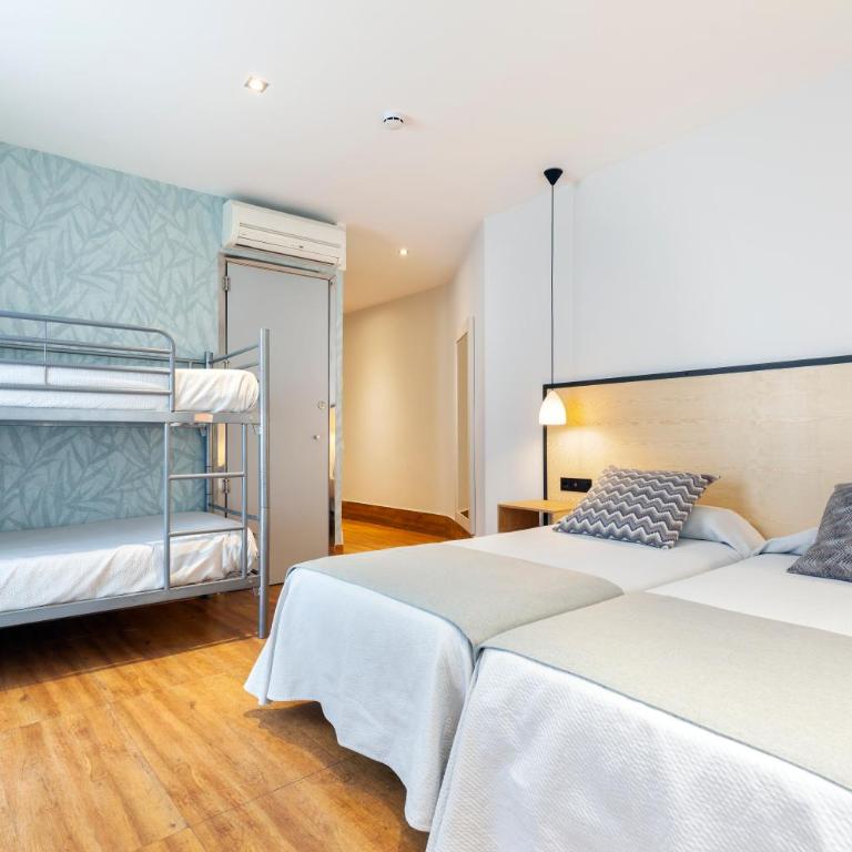 Hostal Fernando - Family Room - 2
