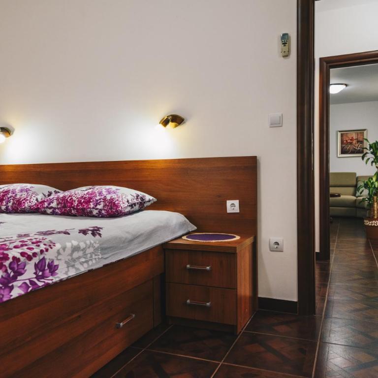 El Mar Apartments - One-Bedroom Apartment with Balcony - 11