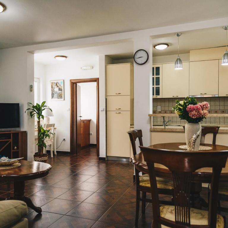 El Mar Apartments - One-Bedroom Apartment with Balcony - 3