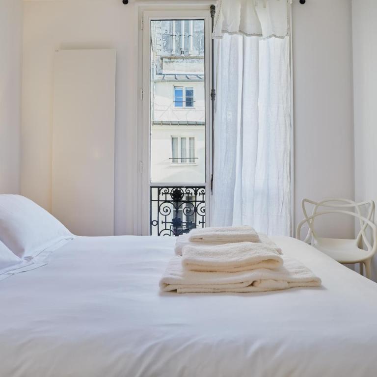 RESIDENCES HARCOURT - Ile Saint Louis - PARIS - Appartement Deluxe - 66