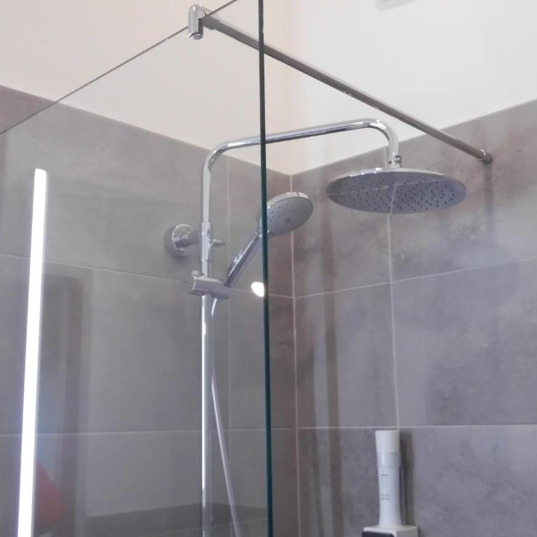 Pension Elisabeth - Rooms & Apartments - Doppelzimmer mit eigenem Bad - 3