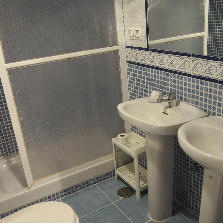 Hostal Fantoni - Habitación Doble con balcón - 2 camas - 5