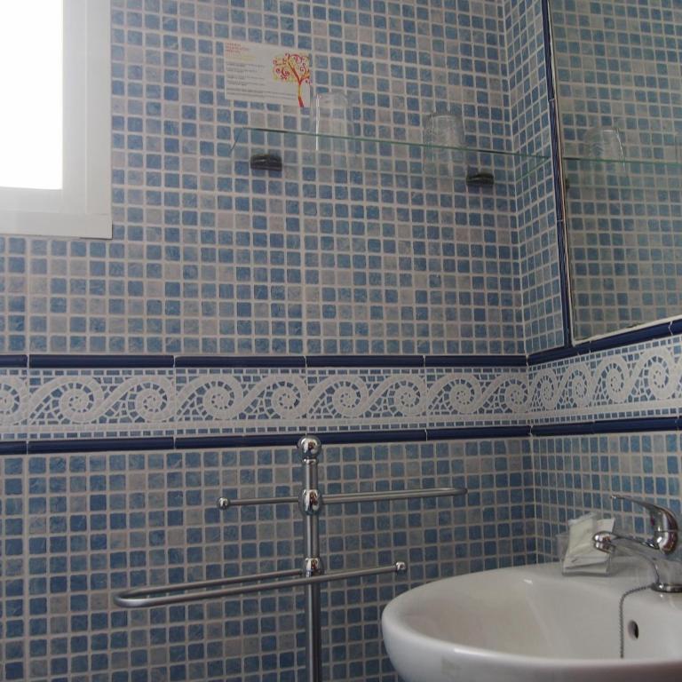 Hostal Fantoni - Habitación Doble con baño externo - 1 o 2 camas - 6