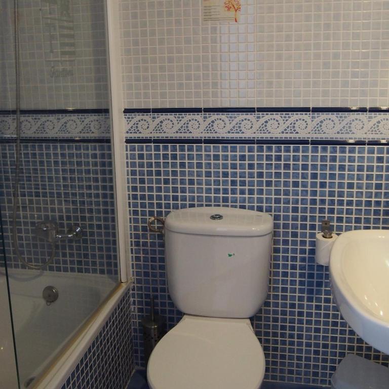 Hostal Fantoni - Habitación Doble (ventana interior) - 2 camas - 9