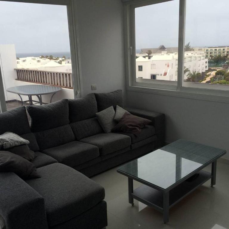 DARUMA APARTMENTS 3-Bedroom Penthouse with Sea Views - Three-Bedroom Apartment - 6