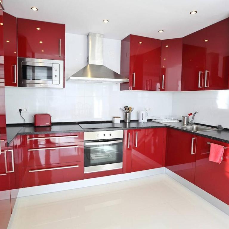 DARUMA APARTMENTS 3-Bedroom Penthouse with Sea Views - Three-Bedroom Apartment - 1
