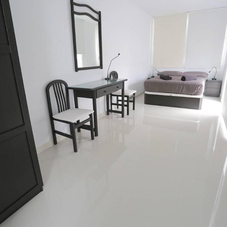 DARUMA APARTMENTS 3-Bedroom Penthouse with Sea Views - Three-Bedroom Apartment - 10