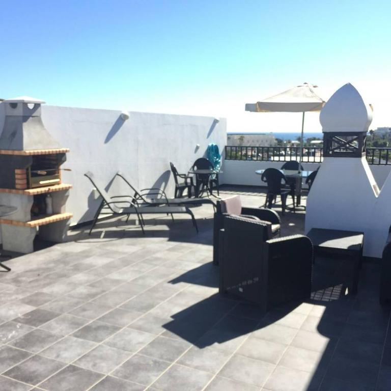 DARUMA APARTMENTS 3-Bedroom Penthouse with Sea Views - Three-Bedroom Apartment - 26