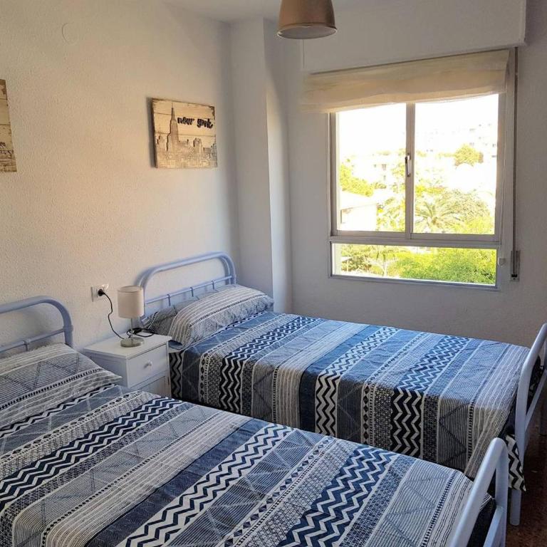 Fantástico apartamento en la playa - Three-Bedroom Apartment - 15