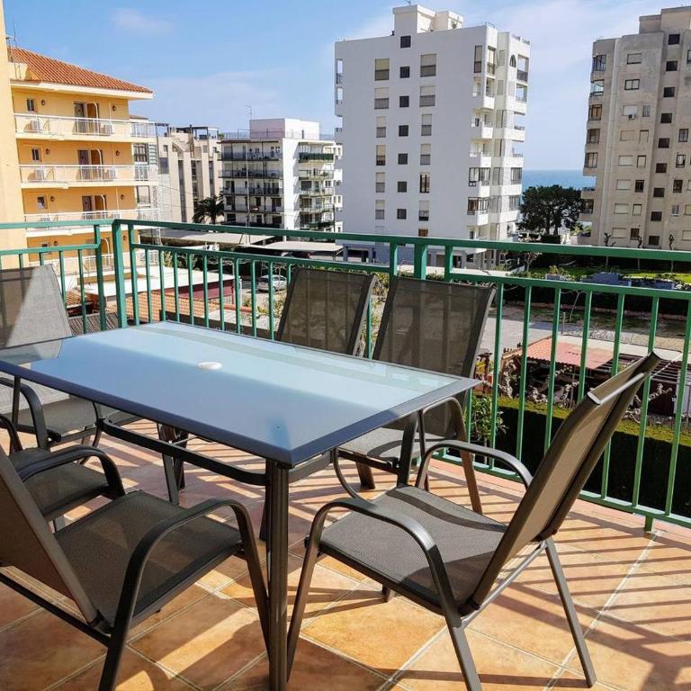 Fantástico apartamento en la playa - Three-Bedroom Apartment - 7