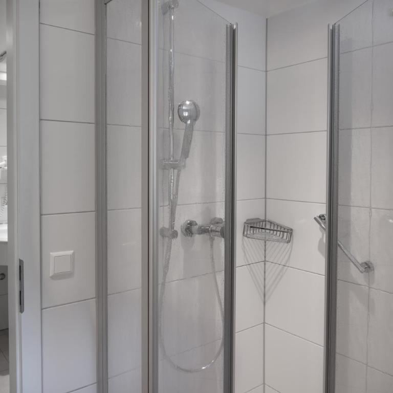 Hotel Restaurant Alatsee - Doppelzimmer mit Gemeinschaftsbad - 3