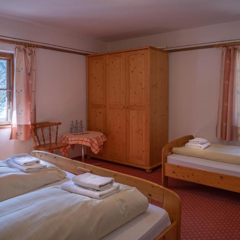 Hotel Restaurant Alatsee - Doppelzimmer mit Gemeinschaftsbad und Seeblick - 4