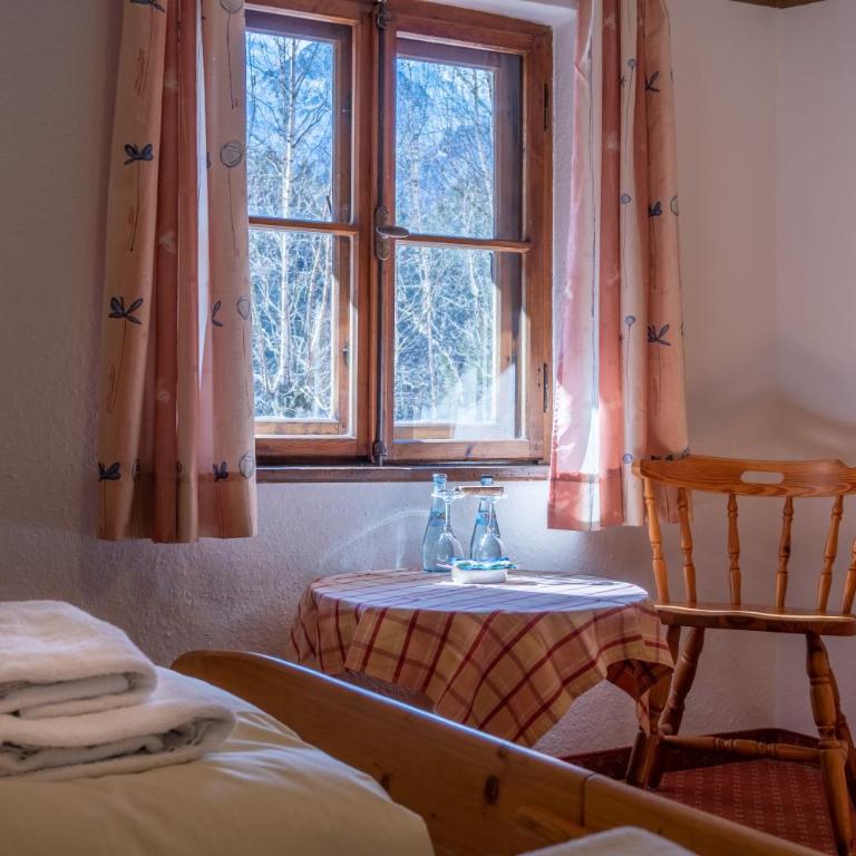 Hotel Restaurant Alatsee - Doppelzimmer mit Gemeinschaftsbad und Seeblick - 2