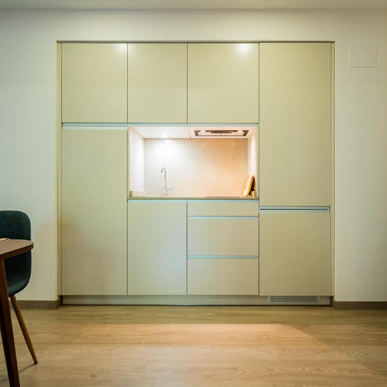 Exclusive quietness in the heart of Madrid with Public Parking, Breakfast, 2 bathrooms - Apartamento con balcón - 15