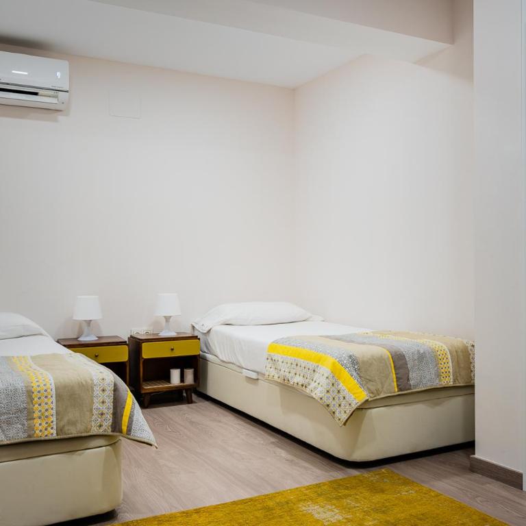 Exclusive quietness in the heart of Madrid with Public Parking, Breakfast, 2 bathrooms - Apartamento con balcón - 21