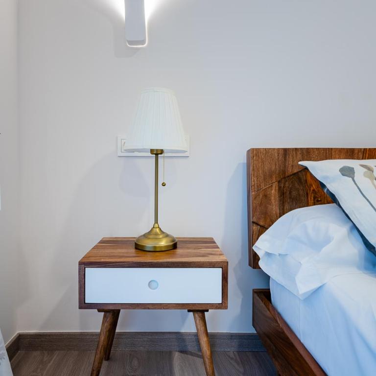 Exclusive quietness in the heart of Madrid with Public Parking, Breakfast, 2 bathrooms - Apartamento con balcón - 8