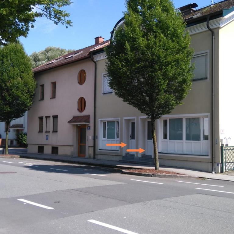 Pension Elisabeth - Rooms & Apartments - Zweibettzimmer - Nebengebäude - 3