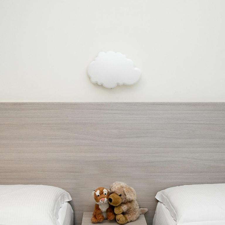 Hotel Atlantico - Due Camere Comunicanti con Vista Mare Parziale (2 Adulti + 2 Bambini) - 3