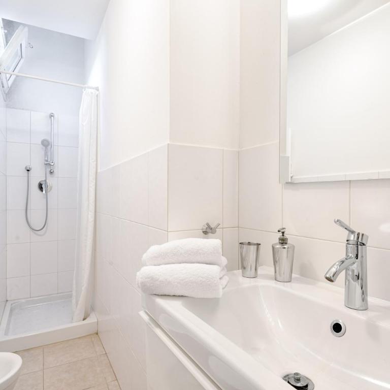 Polo Universitario apartment by Mmega - One-Bedroom Apartment - 18