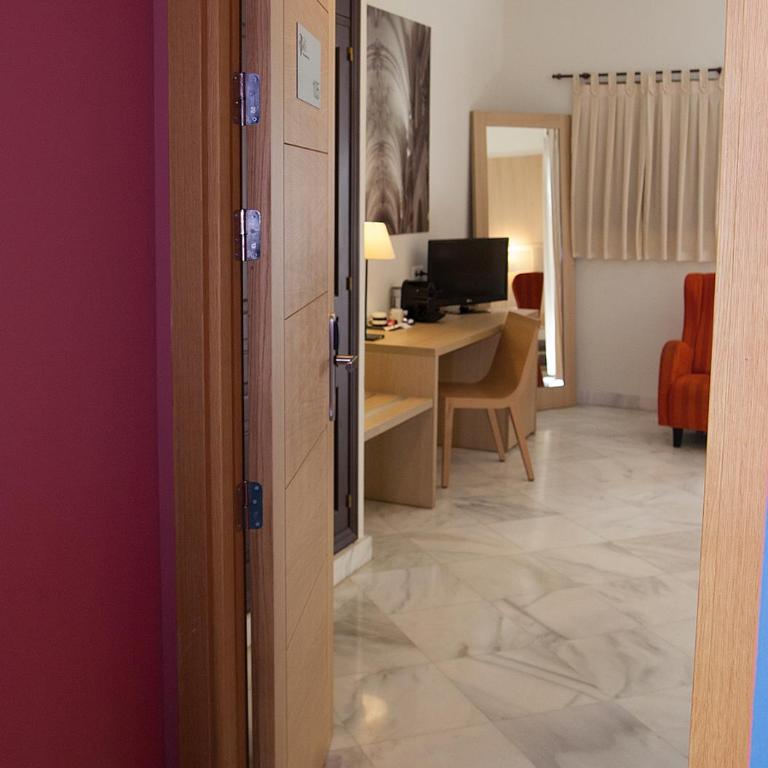 Hotel Boutique Convento Cádiz - Habitación Doble con cama supletoria - 2 camas - 4