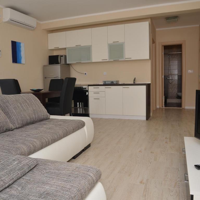 Apartments Mianiko - One-Bedroom Apartment with Balcony (6 Adults) - 8