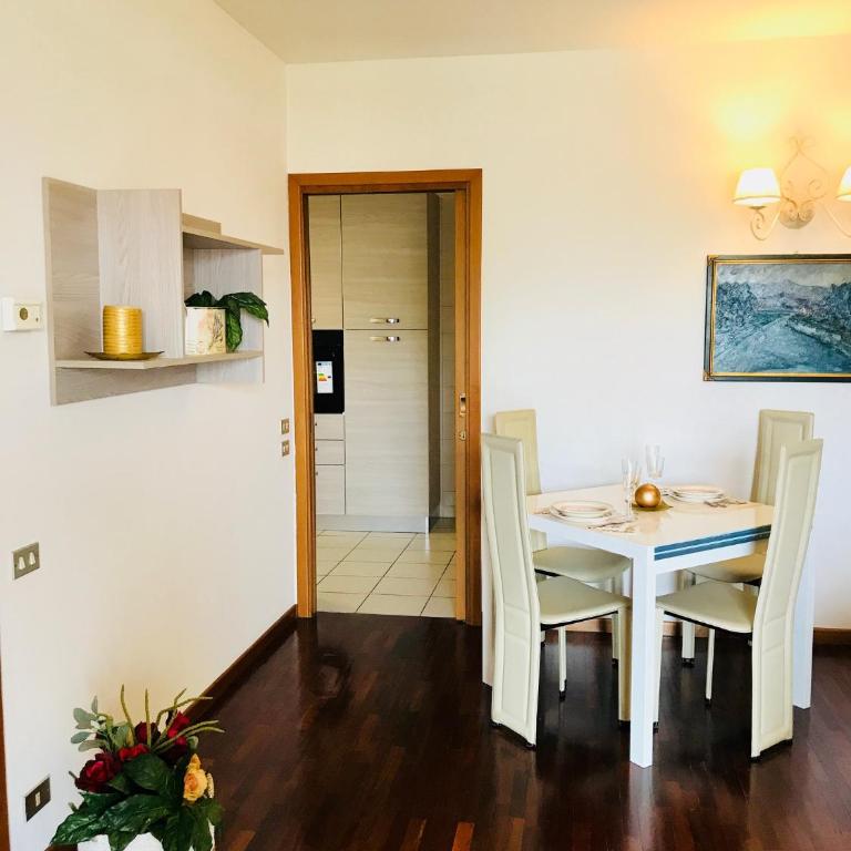 CHIC PANORAMIC APARTMENT - Two-Bedroom Apartment - 11