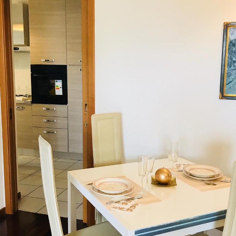 CHIC PANORAMIC APARTMENT - Two-Bedroom Apartment - 12