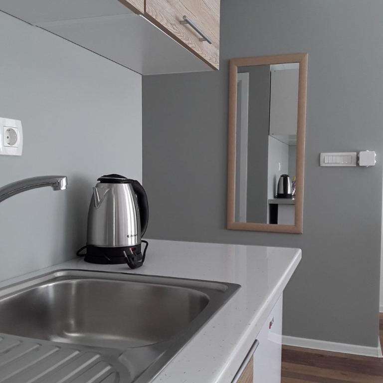 Villa Flower with Free Onsite Parking - Apartment with Balcony - 15