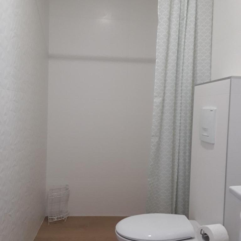 Villa Flower with Free Onsite Parking - Apartment with Balcony - 17