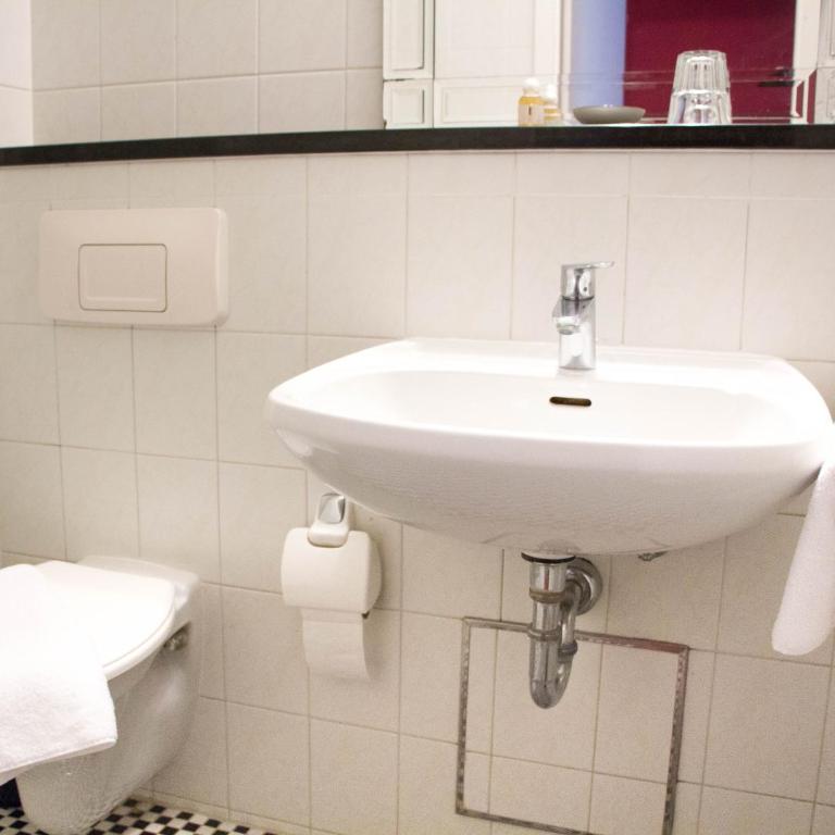 das HOTEL in München - Basic Einzelzimmer - 2