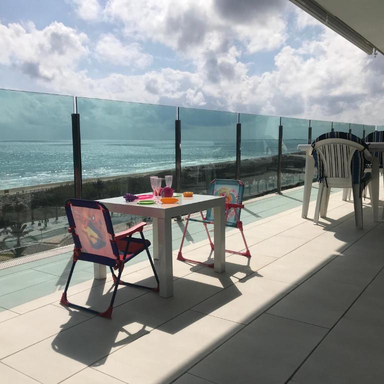 Great Views First Line Teleworkers and Families Unforgetable Apartment - Three-Bedroom Apartment - 25