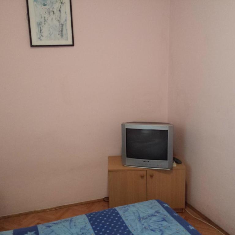 Apartments & Hostel Zdrava Hrana - Triple Room - 6
