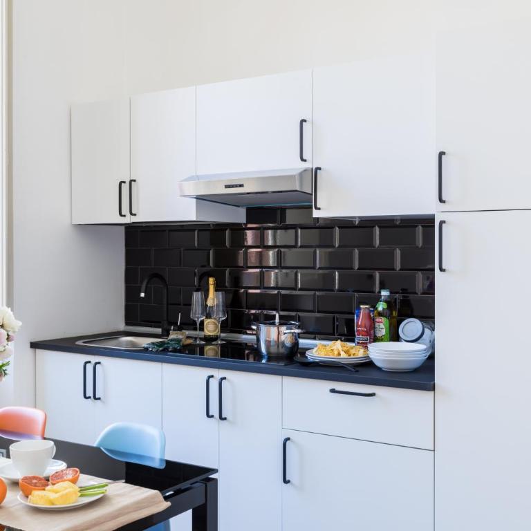 A World Aparts - 32 Modena - Appartamento con 3 Camere da Letto - 33